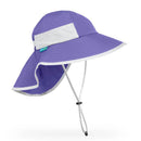 子供たちは帽子をかぶっています